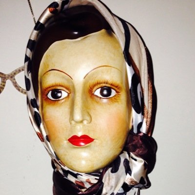 kellyw80771's profile picture. Breaker of rules. Super snoozer. Accessory queen. Soft furnishings icon.