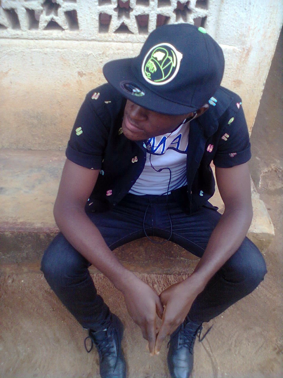 Rapper/songwriter at #tops_dopest_enigma #TDE #teamfollowback.