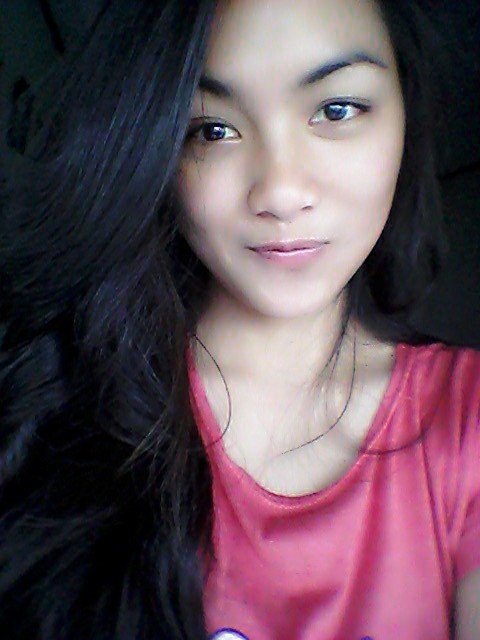 Love Jesus,,my Family,,Him n' everyone who Loves me :*