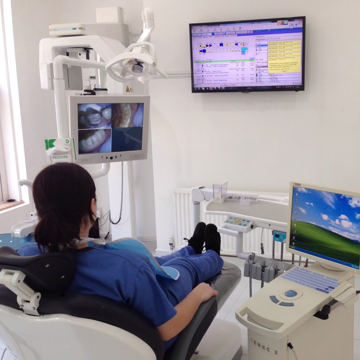 KingsXdental's profile picture. Emergency dentist in London, delivering a 24 hour emergency dental care in London.