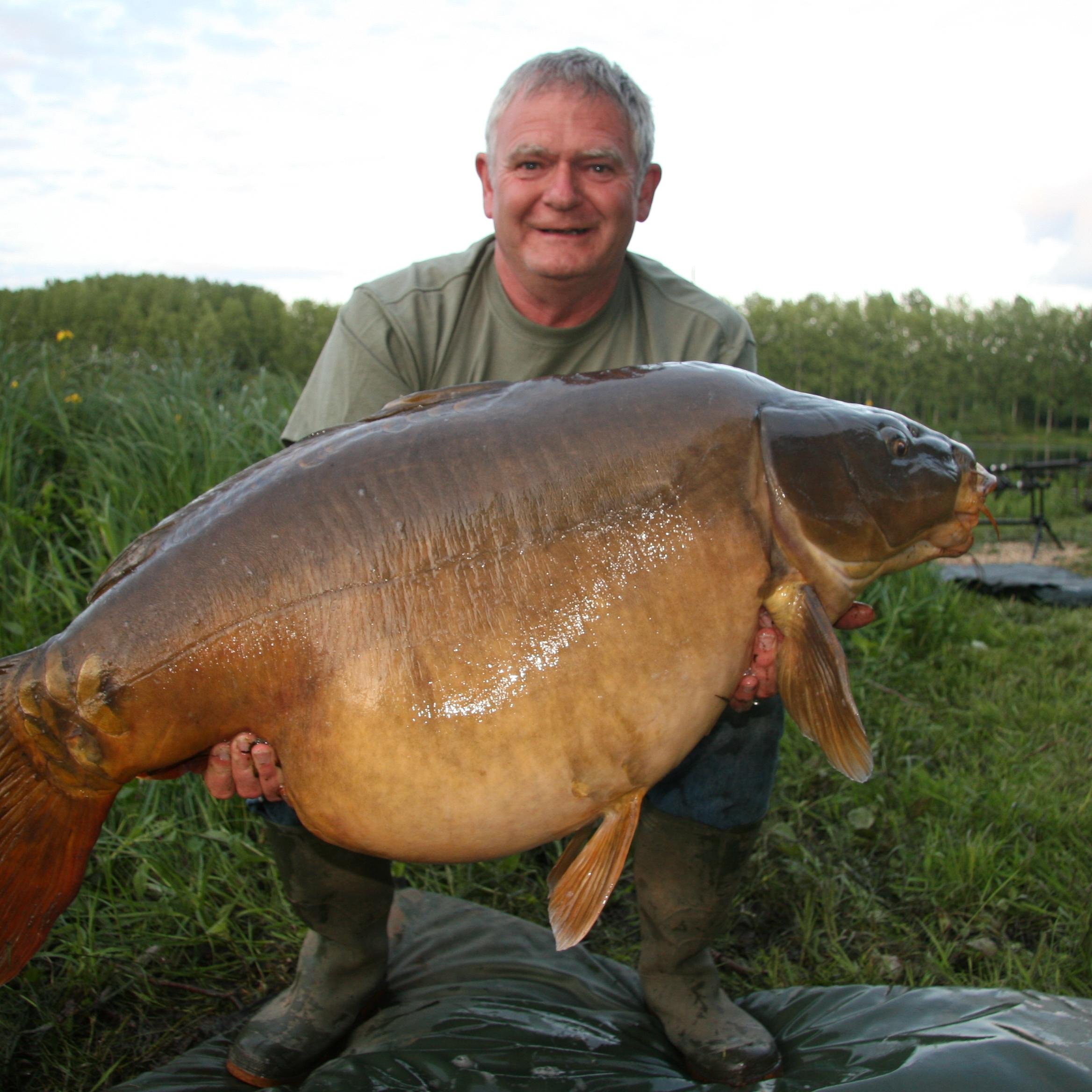 Well-known carp angler and author of best-selling book, CARP FEVER. Fishery manager.  Captor of world-record catfish in Kazakhstan.  Spurs fan for 50 years!