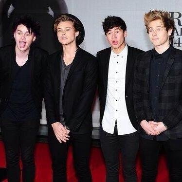 Cuenta en Gran Canaria(Spain) dedicada a la banda australiana 5SOS. Hemmo1996.Spanish/English. 12 de Julio.0/4 :(