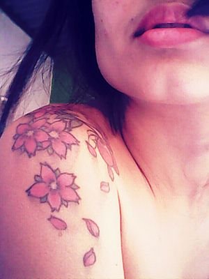My name is Simone Keiroz i'm Brasilian
Funny, passionate for life, i am everything which strengtheneth me
Girl of faith Warrior of the Light