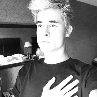 hi i like youtubers and pizza