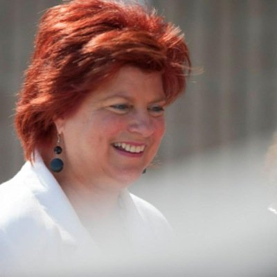 Ministre de la Famille au Qc (1998-2001 et 2012-2014),Lutte à la pauvreté (2001-2003), Députée de PATrembles (1996 -2018) Animatrice, « Coach »et proche aidante