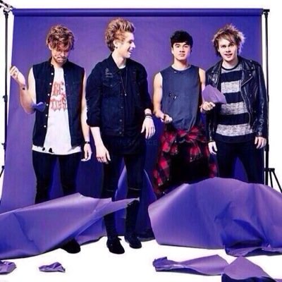 Free follow from @irwindelicious so follow her AND PLEASE RT THE LINK PLS PLS PLS