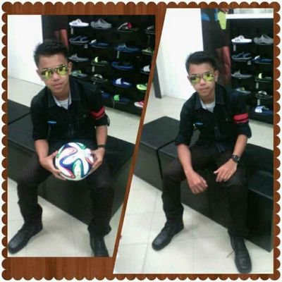 Sedang mendengar lagu