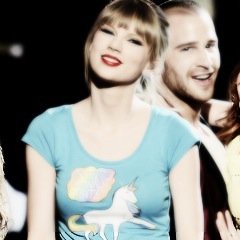 DONT FOLLOW GO FOLLOW @LongLiveSweeran SHE GIVE YOU FREE FOLLOW : )