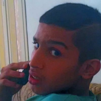 ضــمـيت تٱٱريـــخ جدٱني علــى صدري،ورفـعت رٱسي فخْرر بفعول جدٱٱني❤