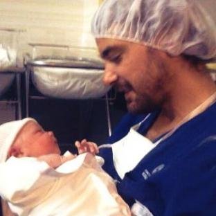 Amo y admiro a @paulitachaves @pedroalfonsoo FELIZ CON SU FELICIDAD!!   4/6/2013 pepe me MENCIONO :)