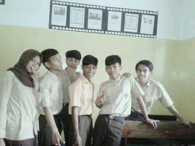 25 april 1998 | My High School SMK Hidatha | My Life Is Simple | Visca El Barca |