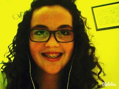 Cc moi c'est jade , j'ai 14 ans , j'adore rigoler et je suis prete a faire votre connaissance les gens ;) lol :D ♥