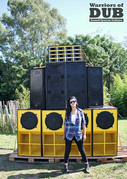 LauSaldungaray's profile picture. Selecta desde el 2007  
Integrante de Warriors Of Dub Sound System & Mina´s Collective