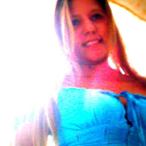 :)  ♥♥ ♥Si te niegas a hacer una gran locura, jamás tendrás un buen recuerdo.