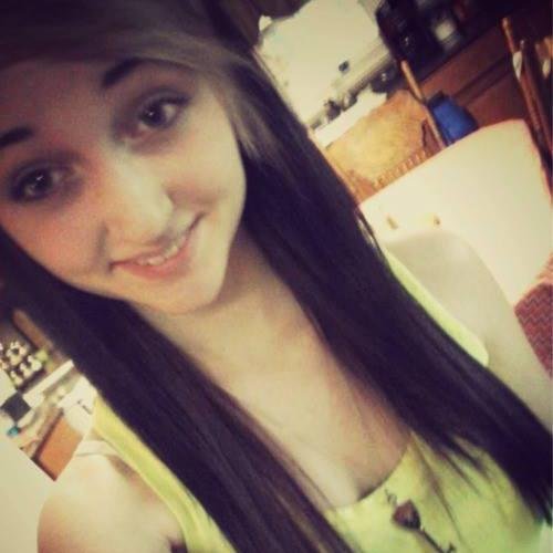 18, Pizza & Nos lover, enjoys hair creativity, & 100% taken.