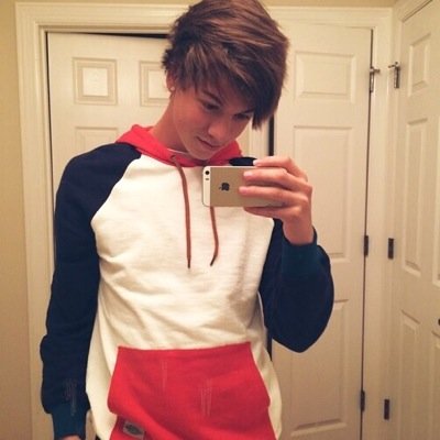 Go follow @taycaniff13 please :)