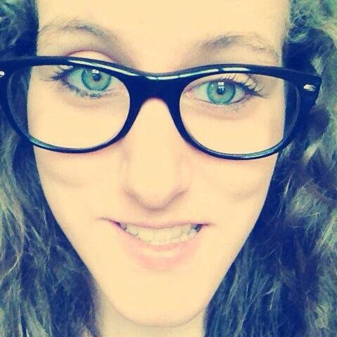 _Laurie_1D's profile picture. Pour voir la bio, il suffit de cliquer sur le bouton suivre. :p. Merci!