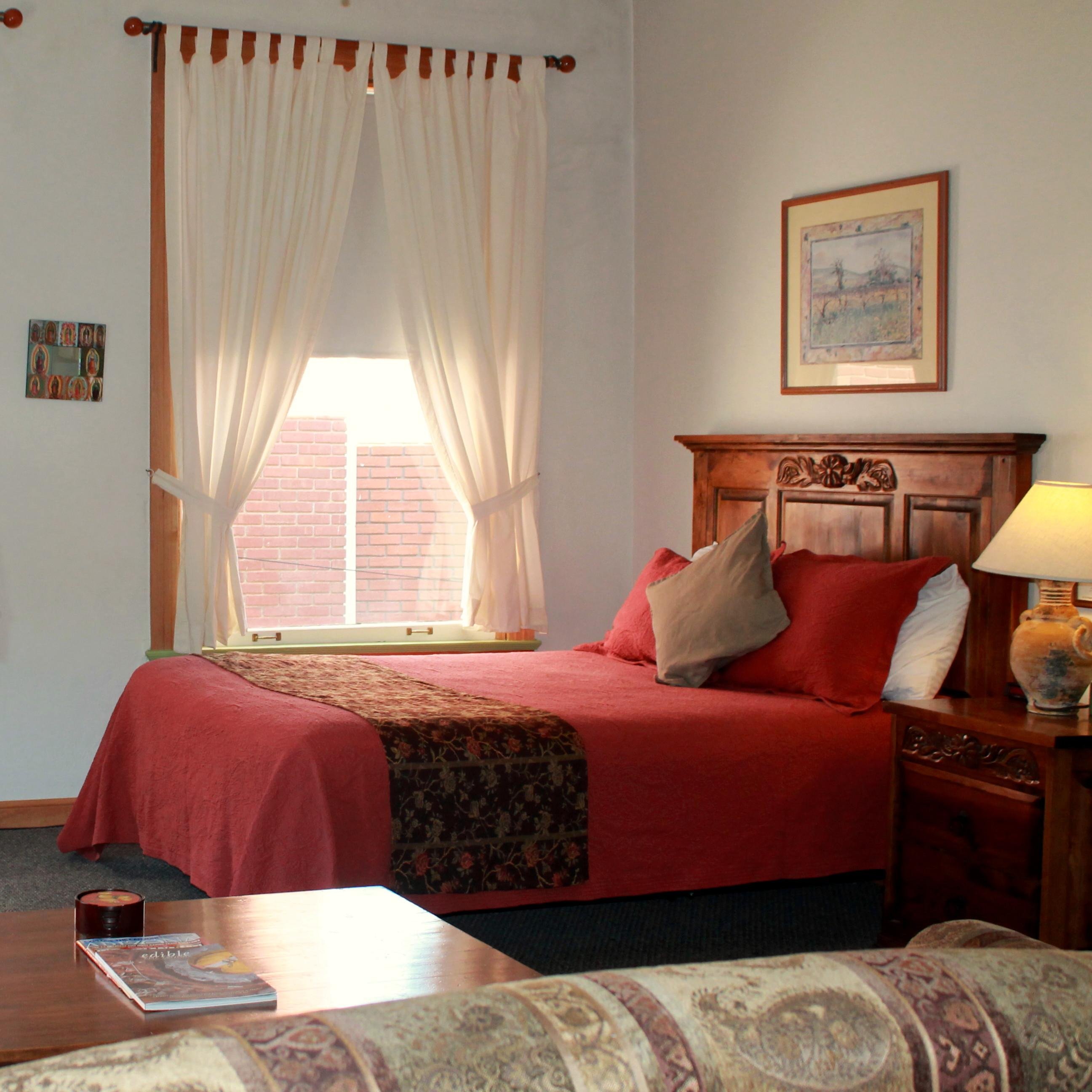 Enjoy Bisbee, and return to the comforts of home at the Canyon Rose Suites. All rooms  include fully equipped kitchens and private baths. Media kits available.