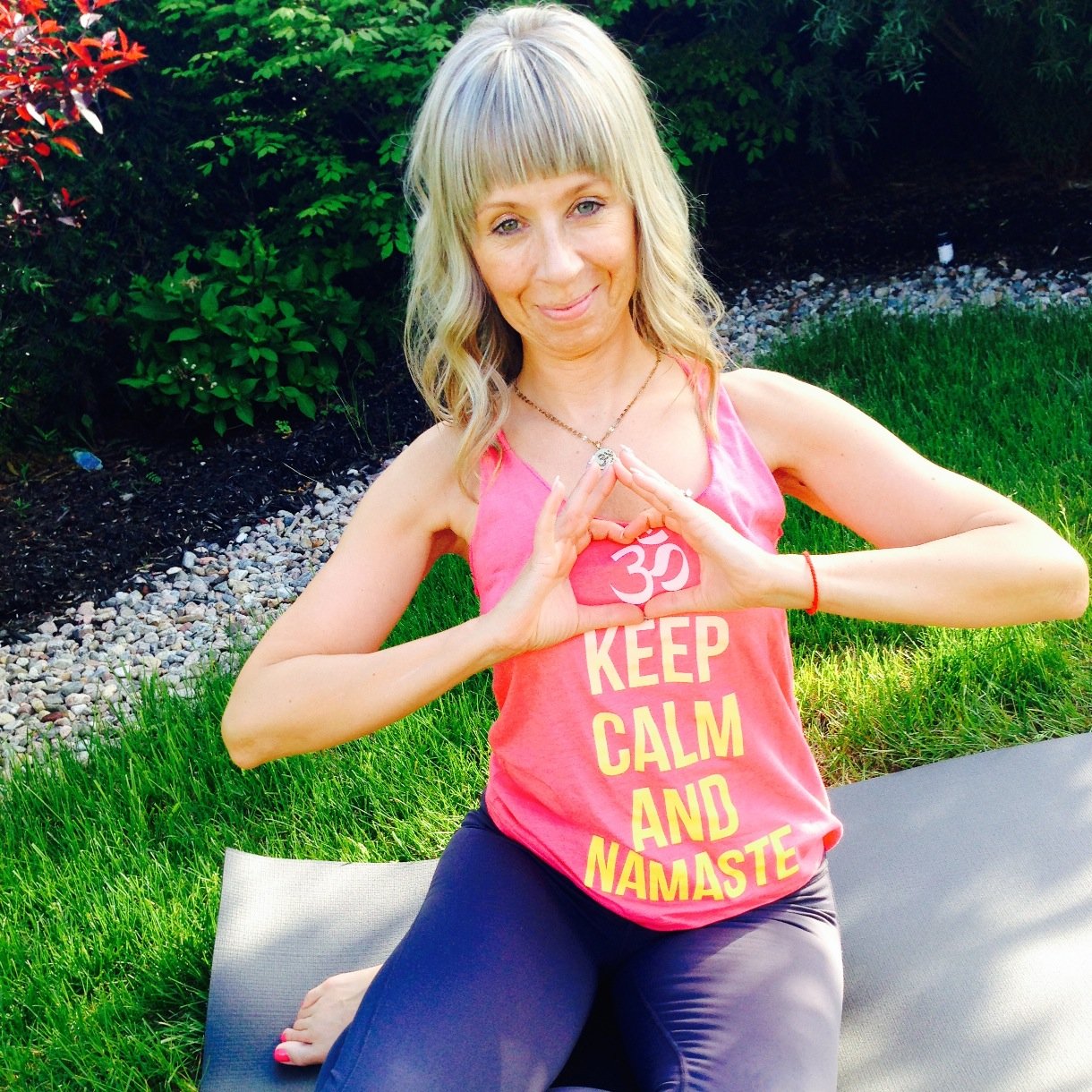 integrative wellness coach+yoga teacher+shamana+essential oils junkie on a path of helping people to balance, flourish and thrive in life.