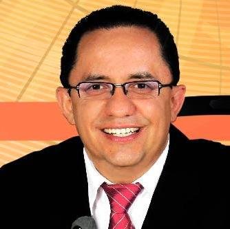 Periodista de tiempo completo, trabajo en el Grupo Informativo Así Sucede.