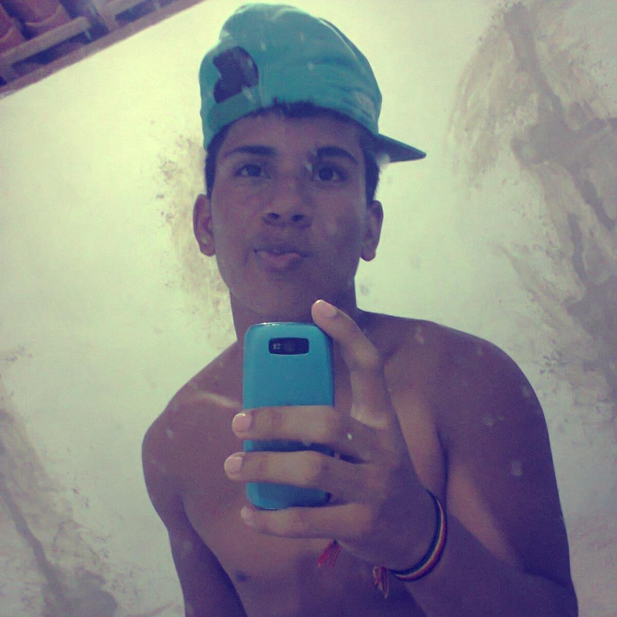 Tourino , 14 anos , Estudante , Adoro praticar esportes, Namorando com #Naiara_Kelly s2' For me, the perfect definition of love is you.