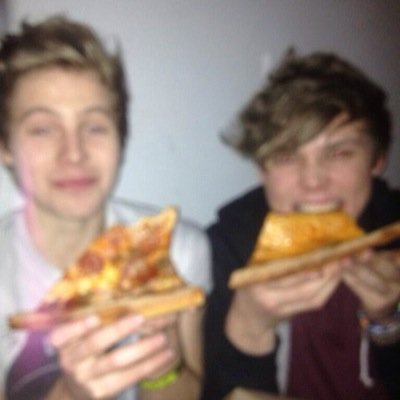 free follow but if you followed my main @buzzkillcth that'd be fab x
