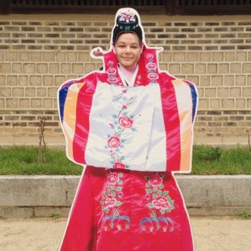 sisi24sisi's profile picture. In order to write about life, first you must live it. 法國欣琳 大學生