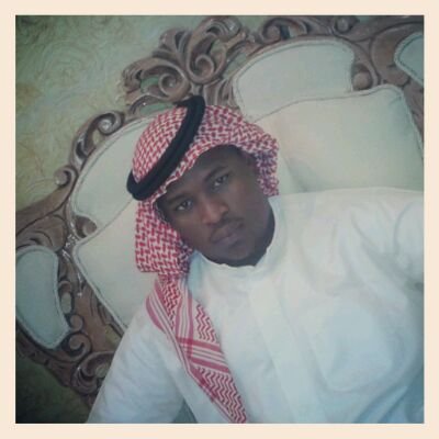 ولد يعشق اﻟهدوء لكنهہ يحب اﻟضحکك ﻣع آحبابهہ ،  يسامح و لكنهہ صعب اﻟنسيان و يدخل آلأستغباء دائمـاا في حياتهہ حتى لا يفسد علاقتهہ ب آلأخرين ...ومتيم بحب الاتحاد