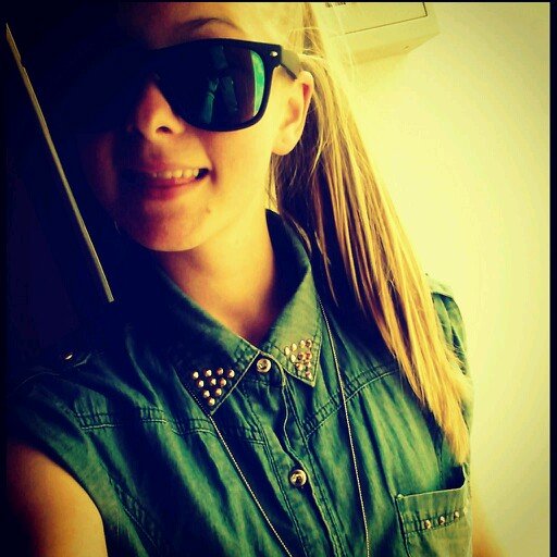 I'm 15 y.old and I hope Justin Bieber and Selena Gomez once follow me❤ Never Give up!