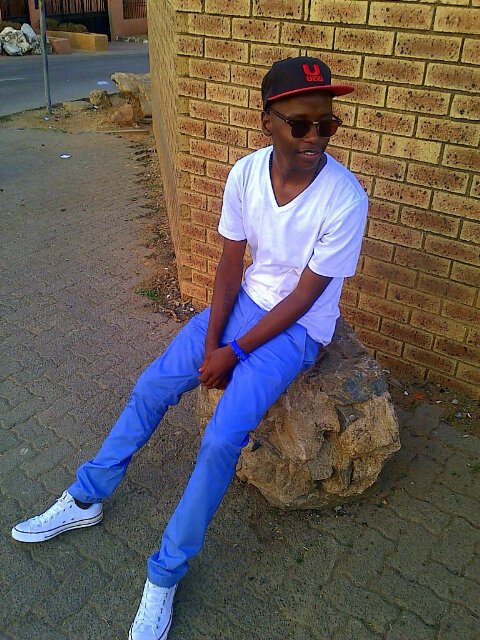 Simplicity is the ultimate sophistication. Sleep, hugs, kisses, love, friends, family, memories, smiles, laughter & fun, the best things in life are ˚♥FREE♥˚