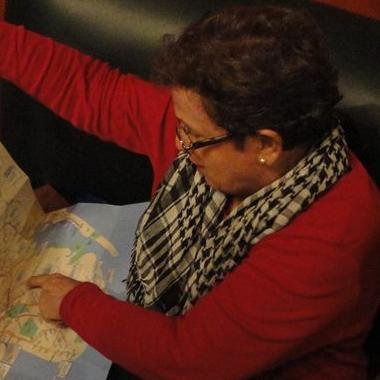 dedicada a la literatura, con deseos de escribir, viajar, disfrutar de la vida, la música, conversar, conocer un poco más la realidad