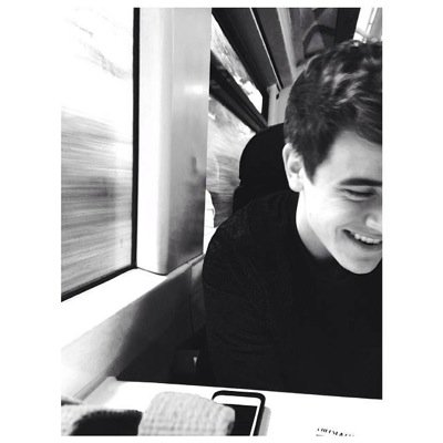 ✖let me be the one to light a fire in those eyes let me be the one to heal your heart and save your life ✖D'boy! Problem? @wandixnarry is mine