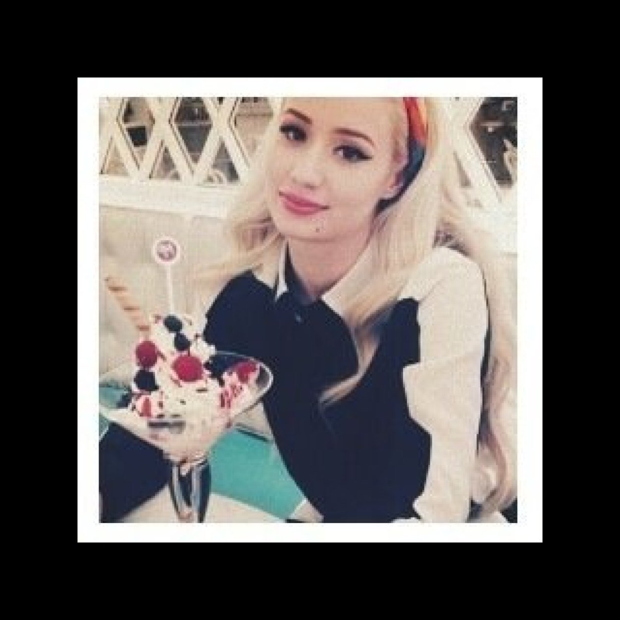 Ariana be da bae