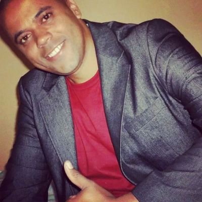 Fazer todo bem que se possa,amar sobre tudo a liberdade e,mesmo que seja por um trono,jamais renegar a verdade....