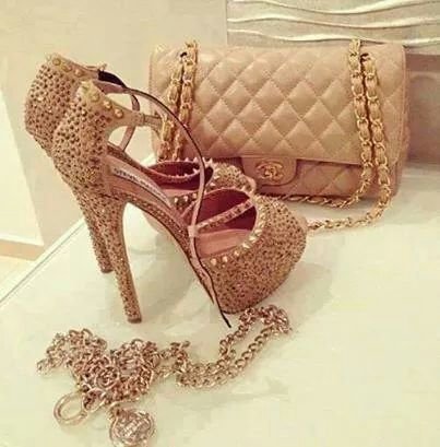 Nayaab_Sara's profile picture. 