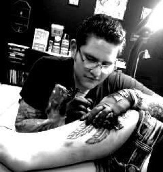 Tattoo Artist. Painter. 

IG: kevinadtattoo

theartistkevin@gmail.com for bookings.