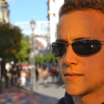 Intuitivo,carnavalero, amante de la musica, Porque nada es mejor que un amanecer contigo.