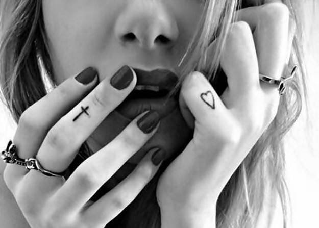 ¿Amarías a un monstruo? y ¿Comprenderías la belleza de la bestia?.../ Me gustan los días que llueves,Porta,Mi Cama y la mejor de todas la Música\