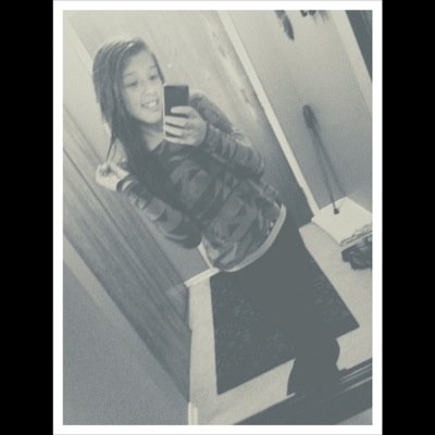 MelyssaAnne1937's profile picture. i hate everyone✌️