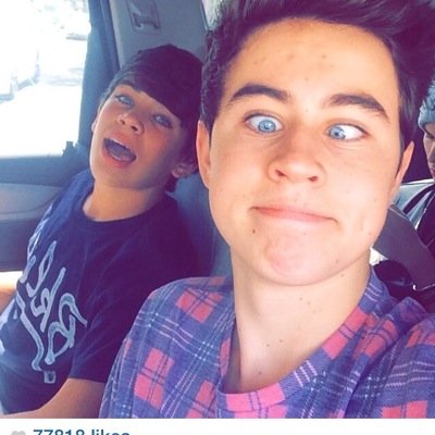 FOLLOW @regaldallas SINCE I GAVE YOU A FREE FOLLOW THANK YOU