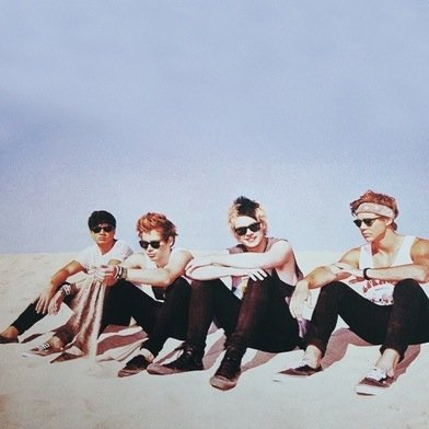Cuenta dedicada a 5 Seconds Of Summer. Nuestro fin es informaros y manteneros al tanto de todos los pasos que realicen la banda australiana.