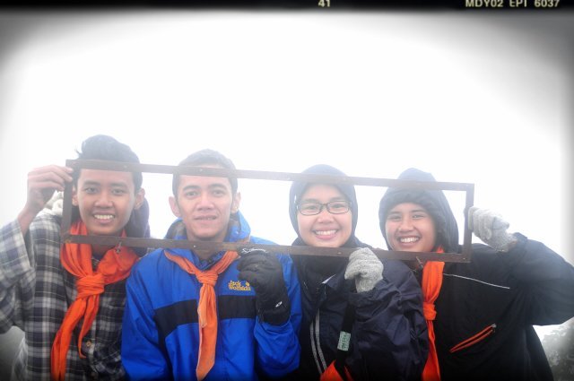 annisaluth's profile picture. 