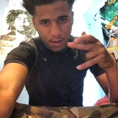 Stakin my papper up follow ah real nigga