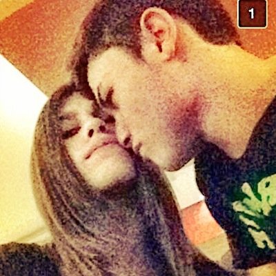Nasce mais um dia, nasce como sou... Vejo a primeira luz, vejo alem do olhar! Preciso de algo novo, cansado de esperar, devia ter amado mais por um outro alguem
