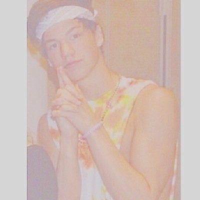 You got a follow from @caniff_twerks so go and follow them