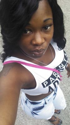 23 year old stoner fuck bitches! Get money all day! H-town In the building we show up and show out