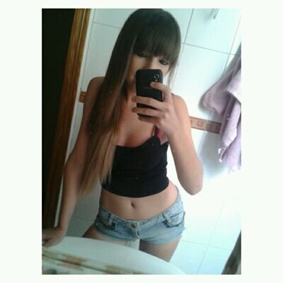 erámos dos inconscientes que perdieron la noción del tiempo bajo aquellas sabanas y con el humo que nos pasábamos de boca a boca


instagram:nereabarrera03