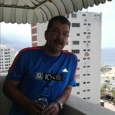 Farmacéutico UCV- Postgrados  Gerencia Estratégica, Farmacia Comunitaria y Diplomado en BP de Distribución. Estudiante de Portugués y amante del Running CODM