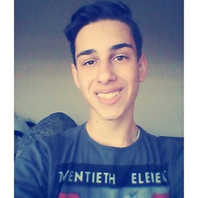 Michael Gomes, brasileiro, 17 anos, estudante de Jornalismo, sériemaníaco e #potterhead.