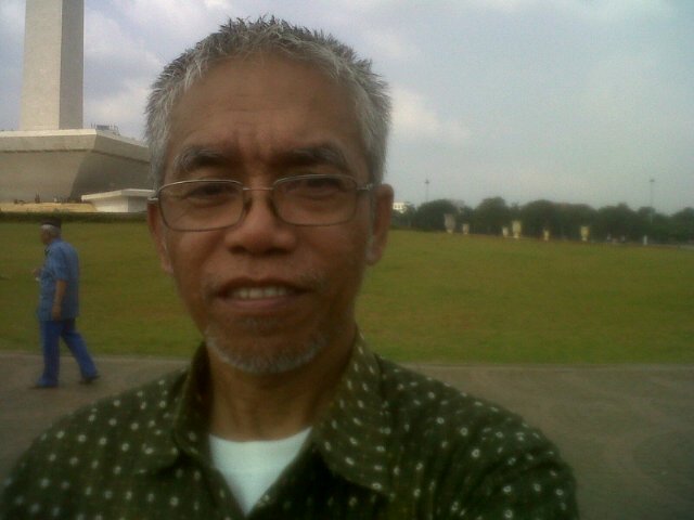 Suami dari Eti Iryanti, Bapak dari @indriboin, @buschenali, @fathisiti & @fathin_Nurohman Kakek dari IlyasaRS. @Ubarlapar